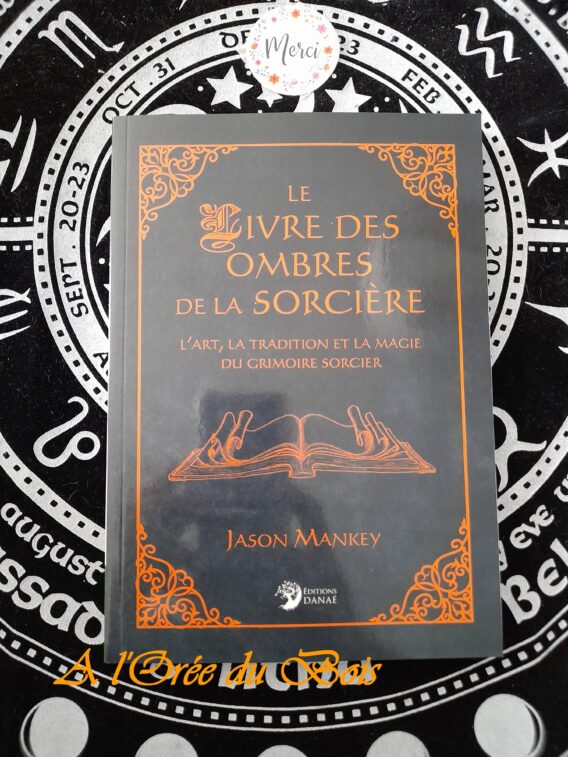 Le livre des ombres de la sorcière