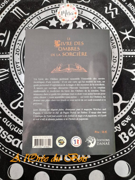 Le livre des ombres de la sorcière